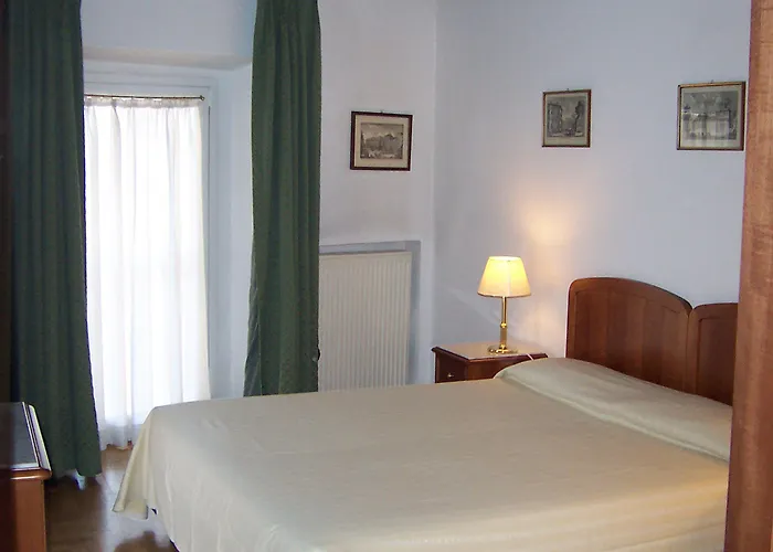 Hotel Domus Teatro Di Pompeo 4*