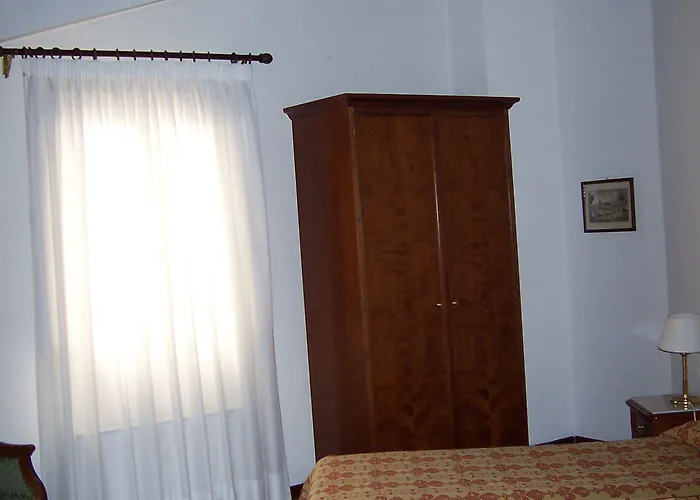 Hotel Domus Teatro Di Pompeo 4*