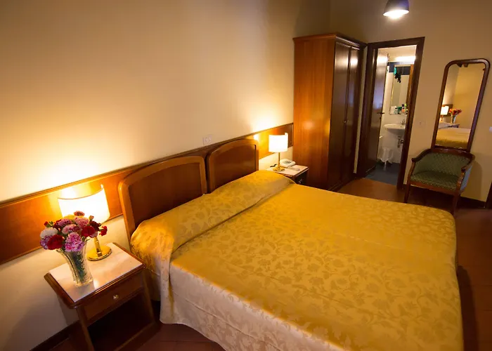 Domus Teatro Di Pompeo Hotel
