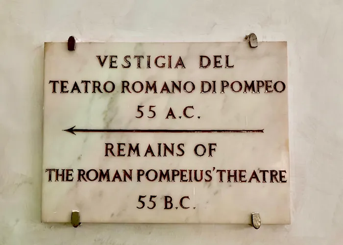 Domus Teatro Di Pompeo Hotel