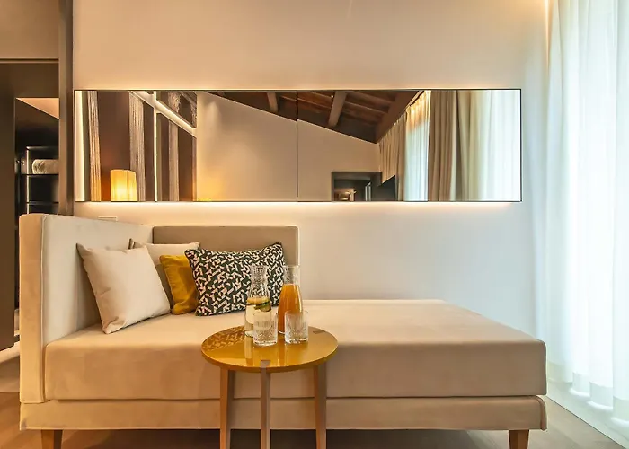 Hotel Domus Teatro Di Pompeo 4*