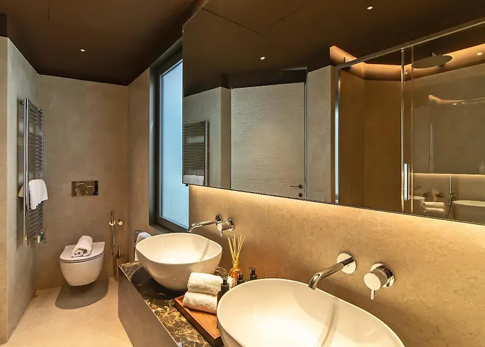 Domus Teatro Di Pompeo Hotel 4*