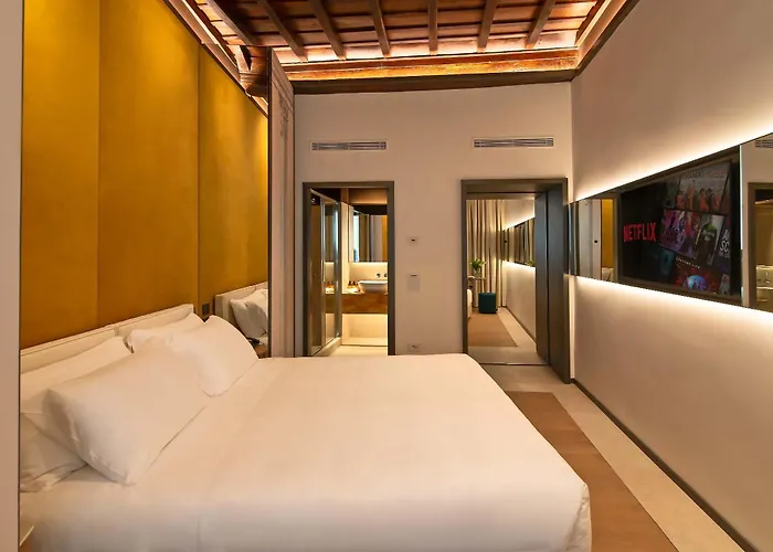 Hotel Domus Teatro Di Pompeo 4*