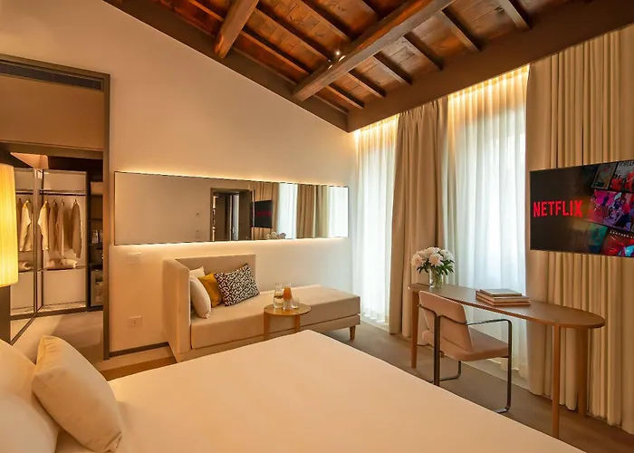 Domus Teatro Di Pompeo 4*
