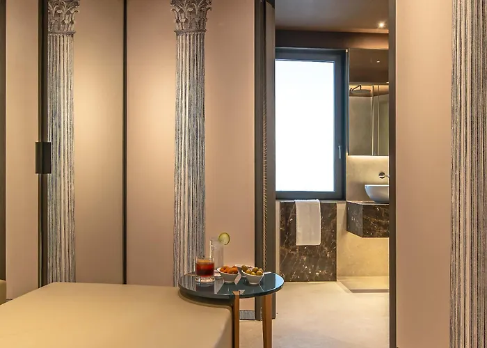 Hotel Domus Teatro Di Pompeo 4*