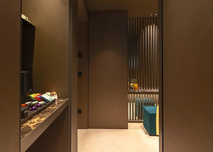 Domus Teatro Di Pompeo 4*